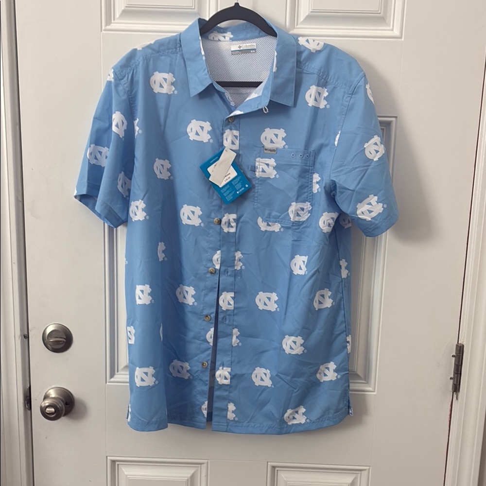 NWT- Columbia PFG UNC button-down shirt size Medium
